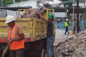 Tukang Angkut Puing Depok