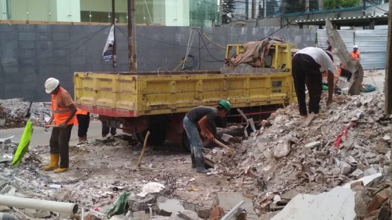 Buang Puing Jakarta Pusat