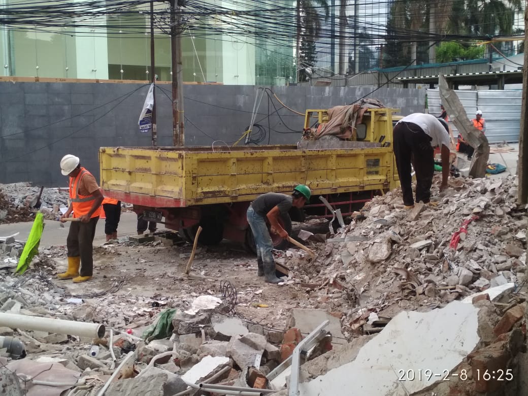 Jasa Buang Sampah Jakarta Barat