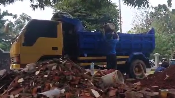 Tukang Puing Depok