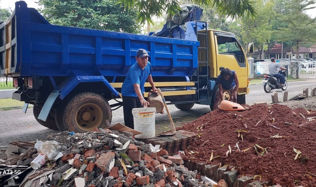 Tukang Buang Puing Terdekat