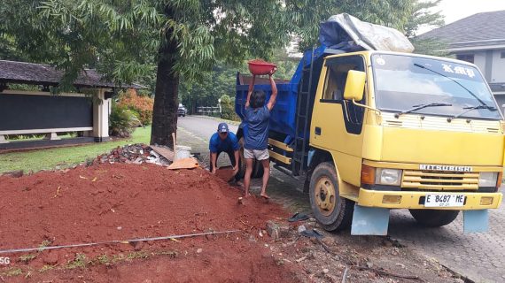 Mobil Buang Puing